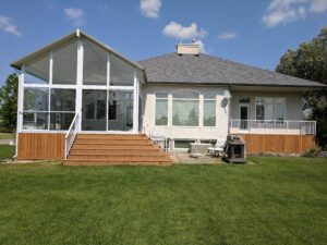 Gable with stadium steps and a deck